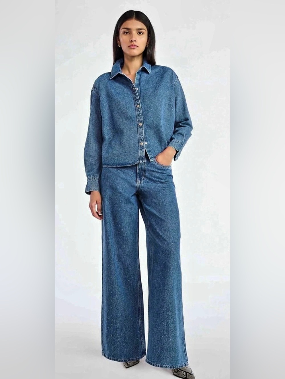 NWT Scoop Women's and Women's Plus Rhinestone Embellished
Wide Leg Jeans, Size14